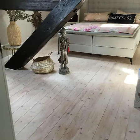 Apartment Historisches Designer Loft Naehe Waldorfer Hoefe